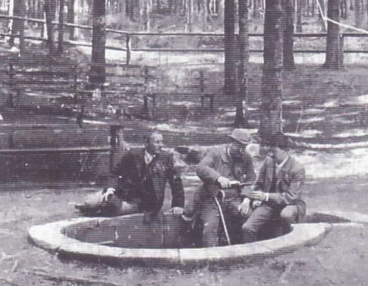 "Sommerfrischler" an der Schwarza-Quelle