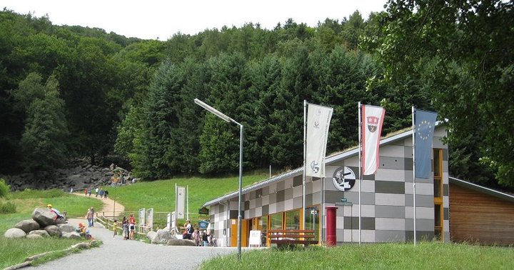 Geopark Bergstraße-Odenwald: LEADER Projekt Infocenter Felsenmeer 