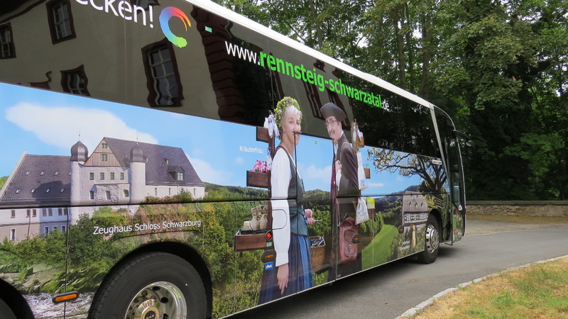 Fernreisebus der KomBus - bereit für Touren durch Europa